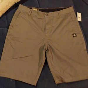 Men's Volcom size 36 VMonty shorts in Moonbeam